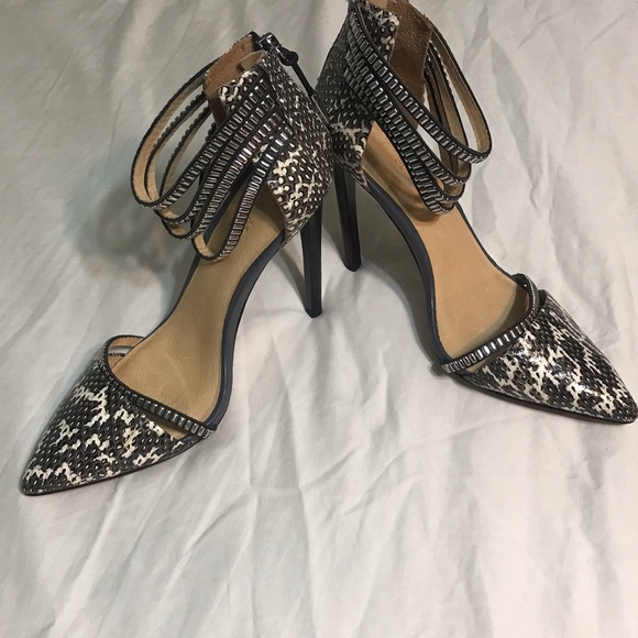 L.A.M.B. Fernley Black/White Snake-print Stilettos - Picture 6 of 8